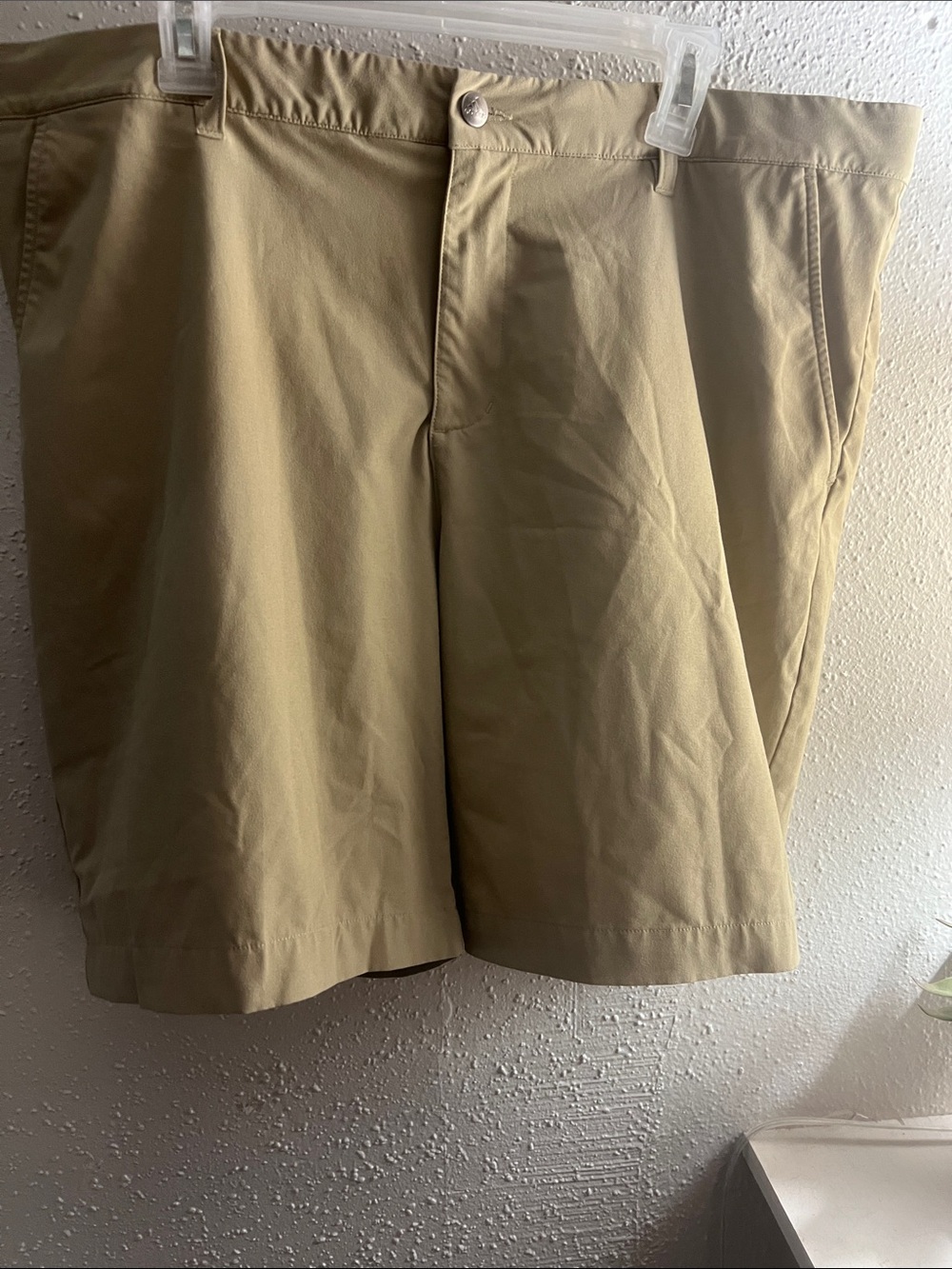 ✨LIKE NEW✨ Men's Adidas Prime Green Classic Khaki Shorts - Lightweight size 38